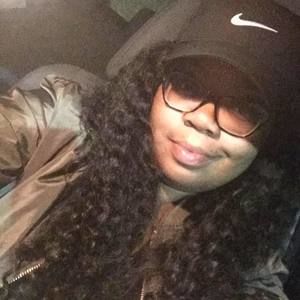 Meet your Posher, Simone